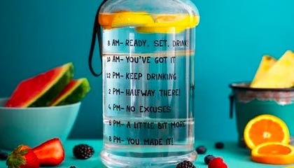 【“永续合约”7*24小时加杠杆，币圈资本猛炒黄金和原油“代币”】当比特币套利空间被机构竞争压缩至5%，加密对冲基金将目光投向了黄金、原油和铜——那些在区块链平台上定价混乱、竞争者寥寥的古老传统。借助永续合约全天候交易，他们比传统市场早数小时完成风险定价，配对套利年化回报高达20%至30%...