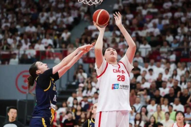 遗憾！2米28女篮新星离开国家队，宫鲁鸣亚洲杯困难了