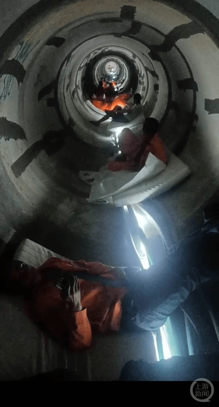 四川男子讲述在以经历：有时到四五米深地下管道躲避 睡眠多少取决于导弹打的次数