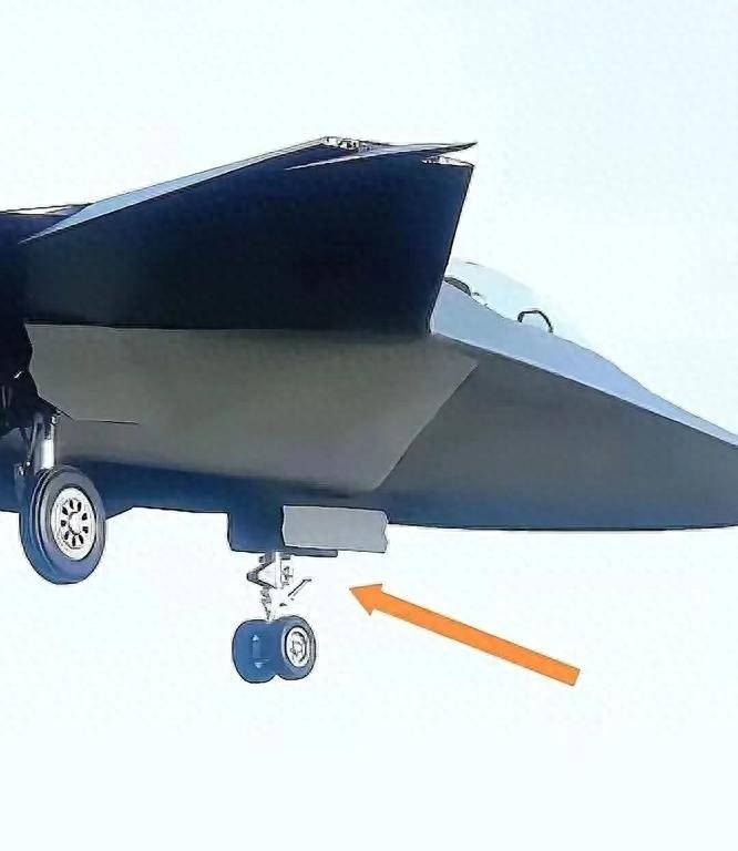 双轮前起落架+牵引钩！歼-50作为全球首款六代舰载机的身份坐实了？