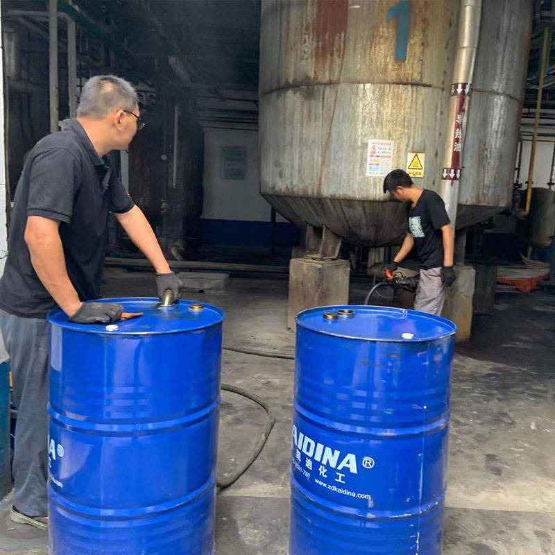 该怎样正确选择原油清洗剂