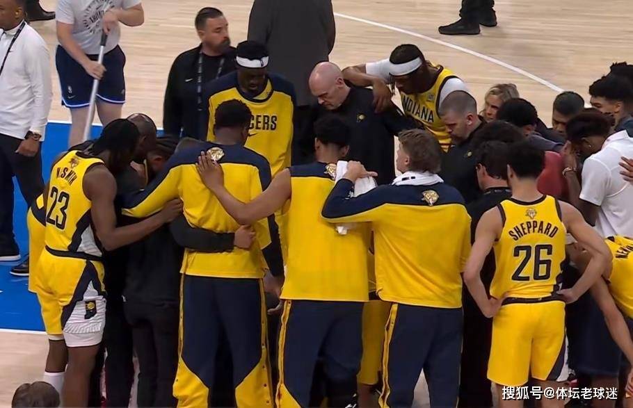 0号诅咒？三分焰火后的跟腱悲鸣，哈利伯顿泪洒总决赛抢七大战