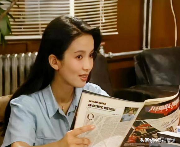 吃中国饭砸中国碗, 吕丽萍为日本首相悲鸣, 最终沦为“跳梁小丑”