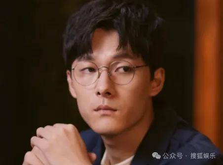 离婚三年又被拍到亲密逛超市，他俩这是纯带娃还是真复合了？