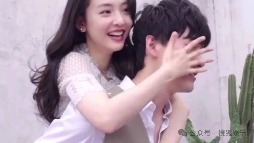 离婚三年又被拍到亲密逛超市，他俩这是纯带娃还是真复合了？