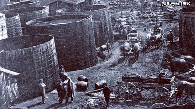 石油为啥论“桶”卖？咸鱼桶也曾装原油，一桶重量竟差18公斤