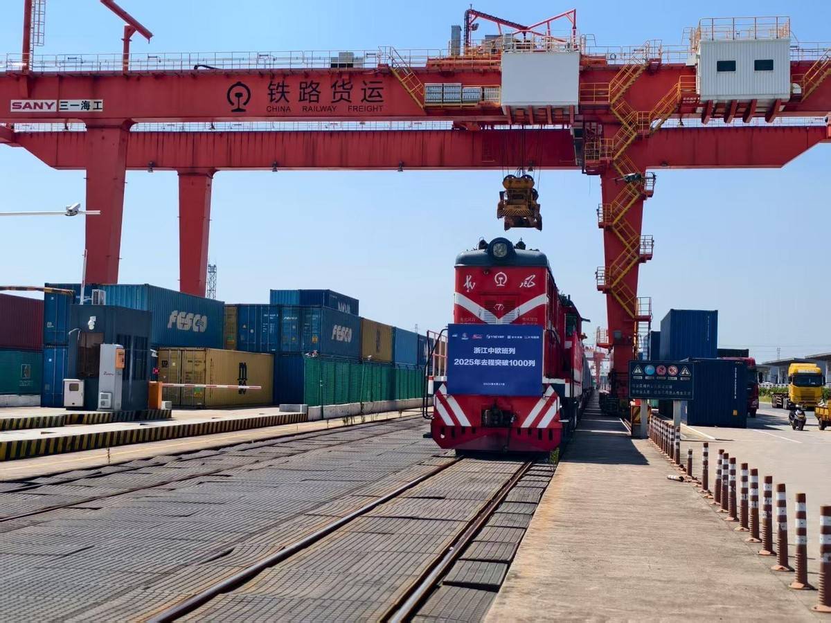 眼看一分钱都赚不到了，波兰总理立马改口，重开边境口岸，请求中方回心转意