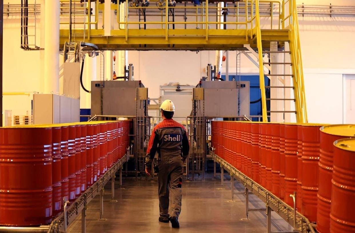 在商言商！印度退缩中方出手，四艘俄油轮滞留印度洋，中国15船原油火速成交