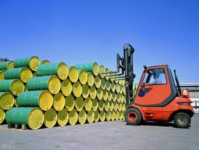 石油为什么会以“桶”作为单位，一桶石油有多少公斤？